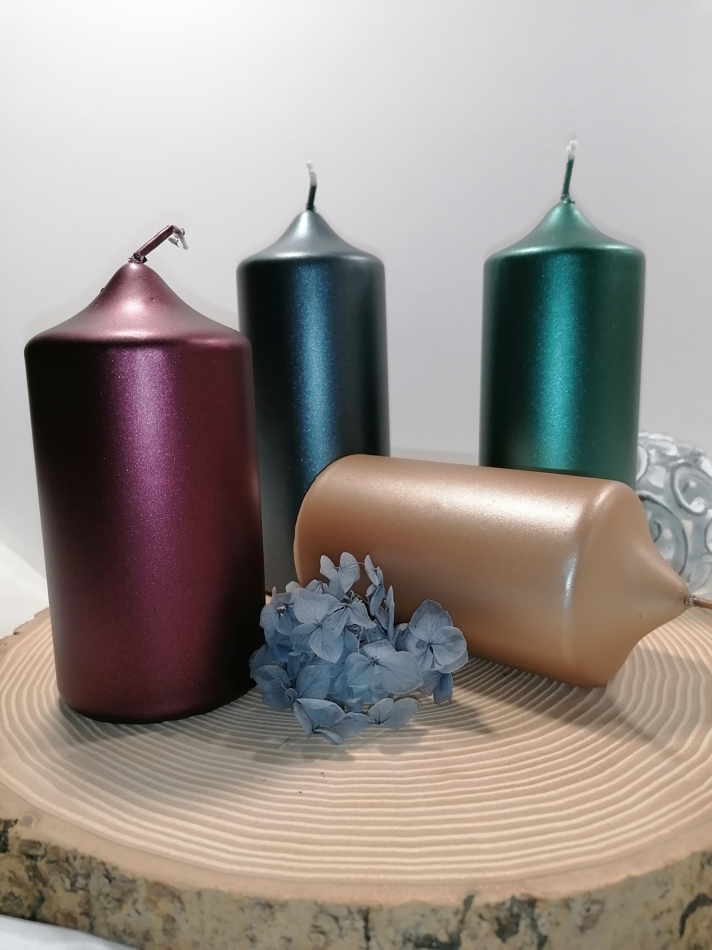 Stumpenkerze gelackt – Mandel Metallic (Ø 6 cm x H 12 cm)